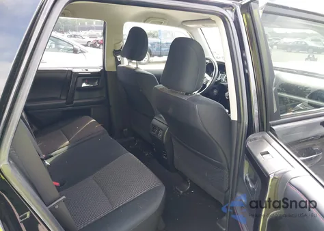 2018 Toyota 4Runner Trd Off Road z USA, uszkodzony, nr VIN JTEBU5JR9J5540373